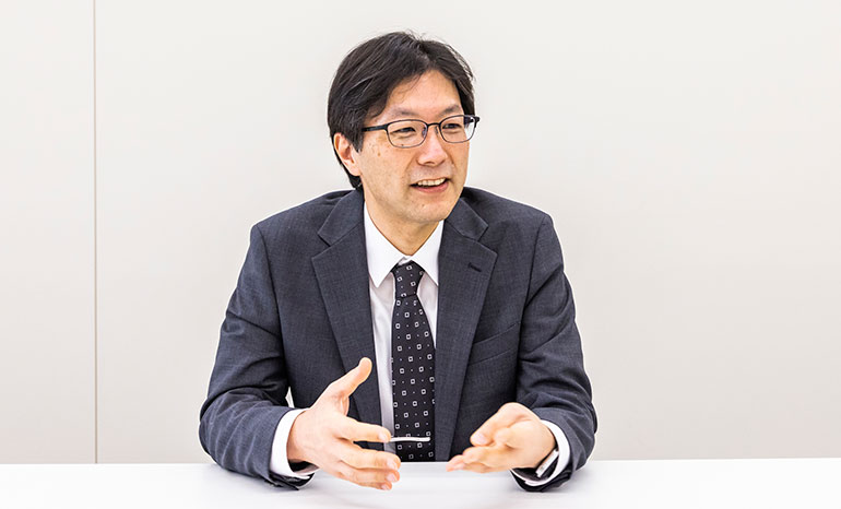 袴田航 教授