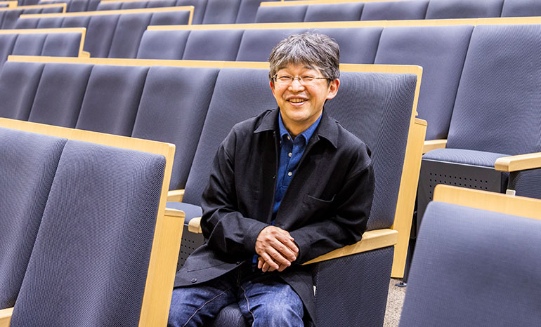 長坂貞郎 教授