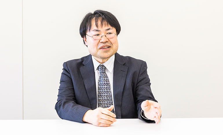 川井泰 教授