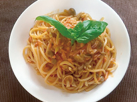 フレッシュトマトのクリームパスタ