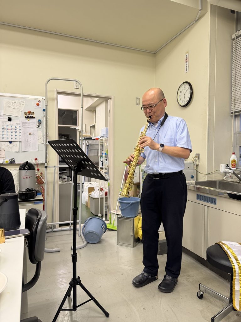サックス演奏の様子